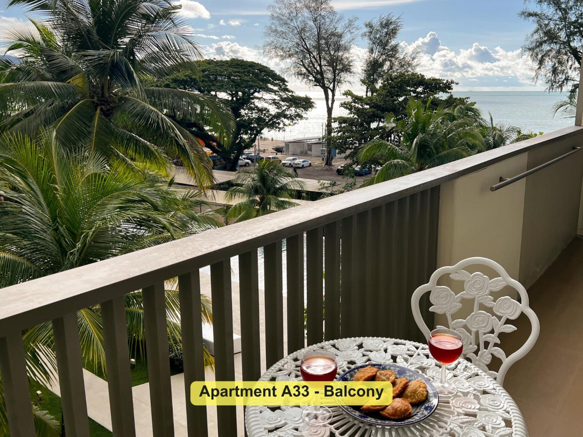 Apartmán By The Sea- Pool And Sea View Batu Feringgi Exteriér fotografie